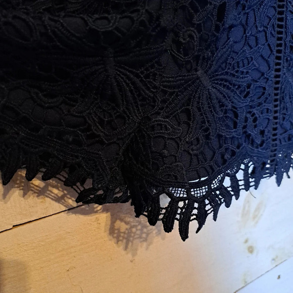 Adelyn Rae navy blue lace romper. Size Medium. Cut out back. - Picture 5 of 9